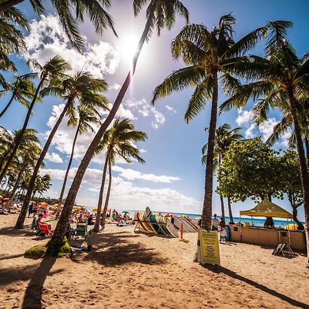 Aloha Vibes Await! Stylish Condo At Aloha Surf - Mountain And City Views Honolulu Bagian luar foto