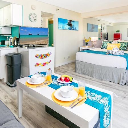 Aloha Vibes Await! Stylish Condo At Aloha Surf - Mountain And City Views Honolulu Bagian luar foto
