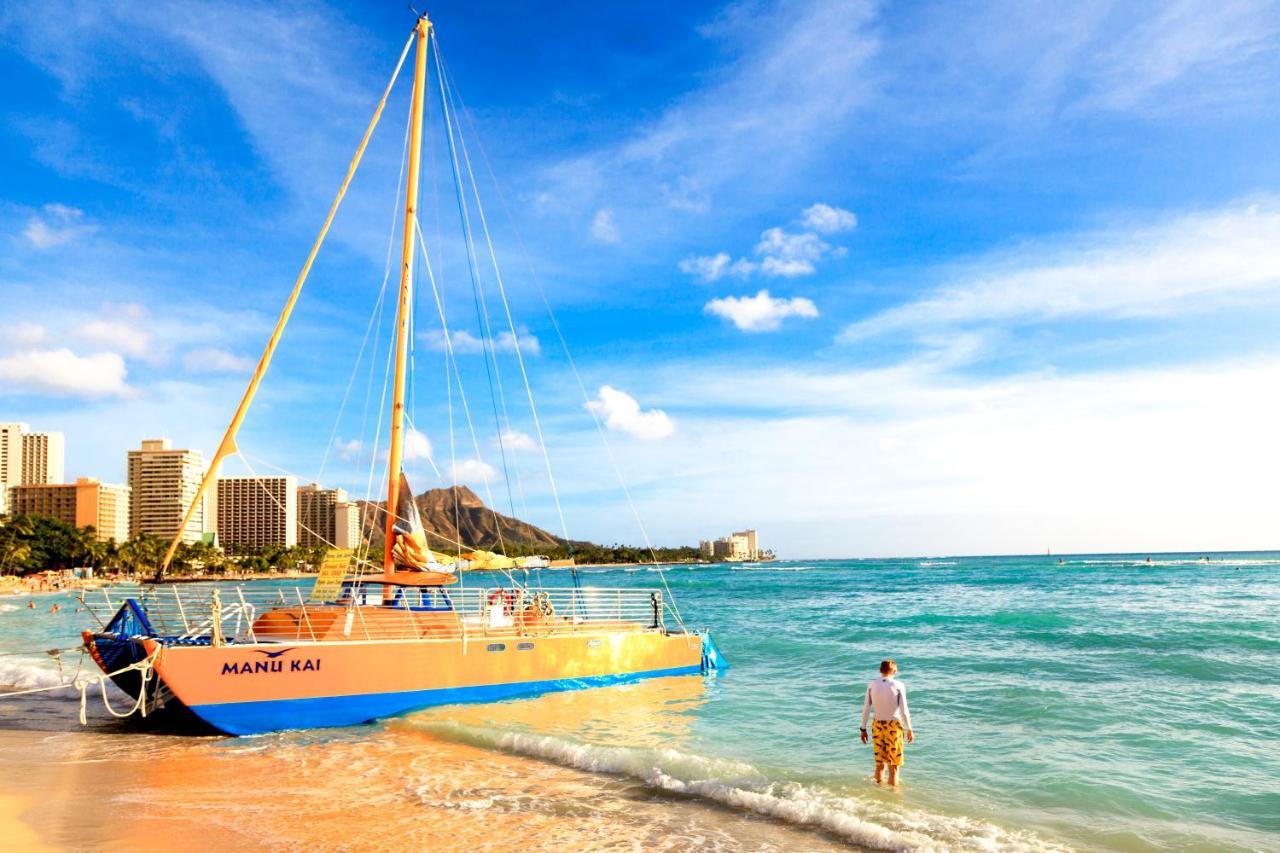 Aloha Vibes Await! Stylish Condo At Aloha Surf - Mountain And City Views Honolulu Bagian luar foto