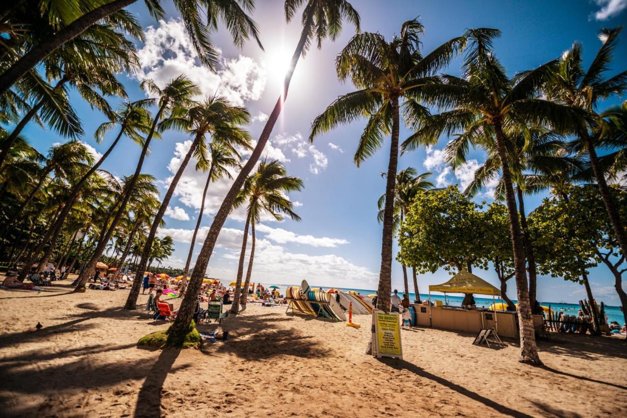 Aloha Vibes Await! Stylish Condo At Aloha Surf - Mountain And City Views Honolulu Bagian luar foto
