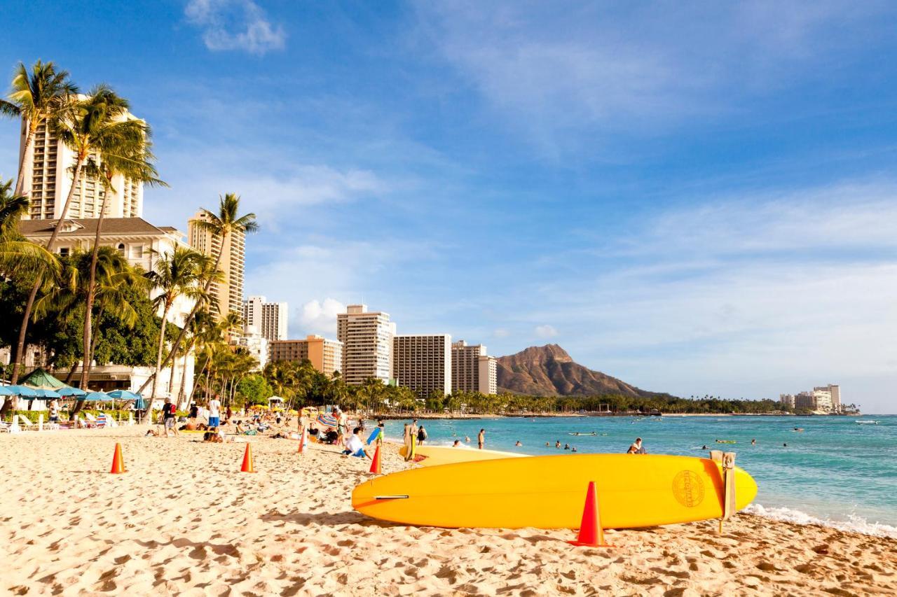 Aloha Vibes Await! Stylish Condo At Aloha Surf - Mountain And City Views Honolulu Bagian luar foto
